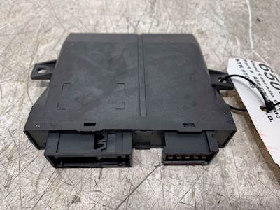 Used Freightliner Cascadia LH Door Module