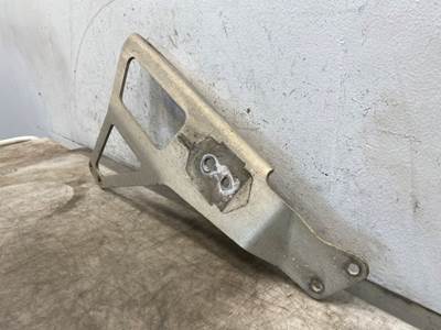 Used Freightliner Cascadia 126 RH Wheel Fairing Bracket