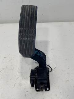Used Freightliner Cascadia Throttle Pedal