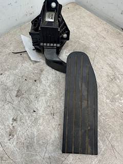 Used Kenworth T680 Throttle Pedal