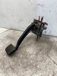 Used Kenworth T680 Brake Pedal Assembly