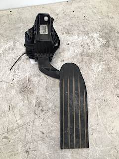 Used Peterbilt 579 Throttle Pedal