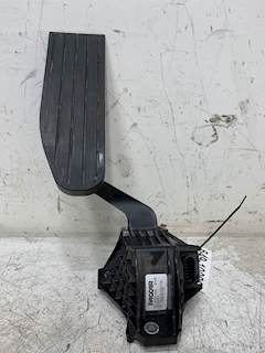 Used Peterbilt 579 Throttle Pedal