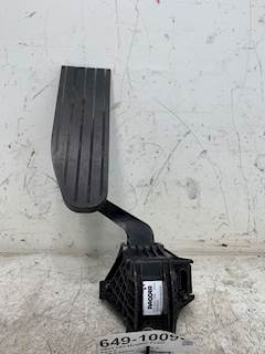 Used Peterbilt 587 Throttle Pedal