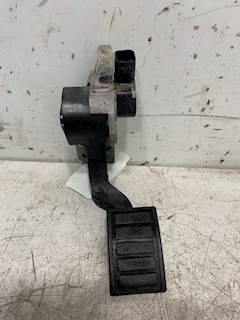Used Volvo VNL Throttle Pedal