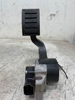 Used Volvo VNL Throttle Pedal