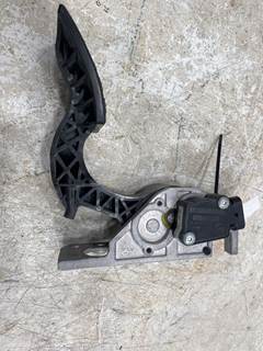 Used Volvo VNL Throttle Pedal