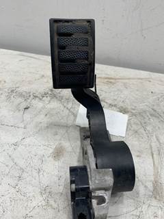 Used Volvo VNL Throttle Pedal