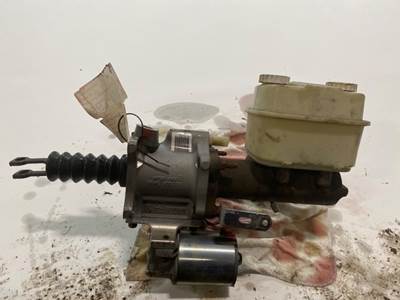 NTO Freightliner MT 55 Master Cylinder