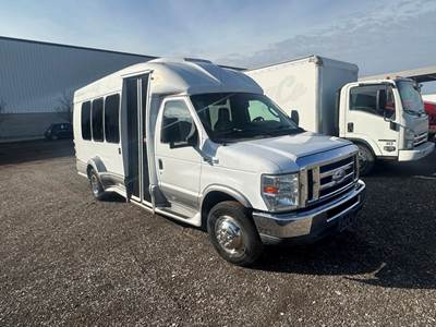 Ford E350 Shuttle Bus Bus