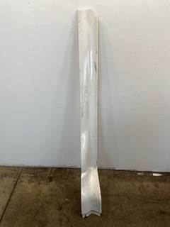 Used Freightliner Cascadia RH Under Cab Trim