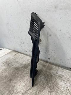 Used Kenworth T680 RH Fender Vent Trim