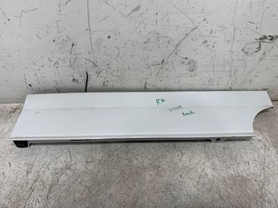 Used Volvo VNL RH Sleeper Trim