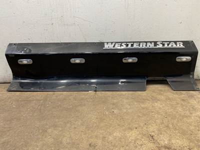 Used Western Star 5700 RH Sleeper Trim