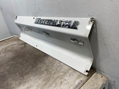Used Western Star 5700 RH Under Sleeper Trim