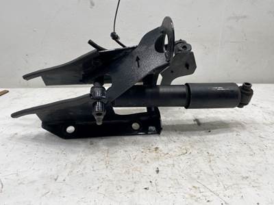 Used Kenworth T680 LH Rear Cab Mount