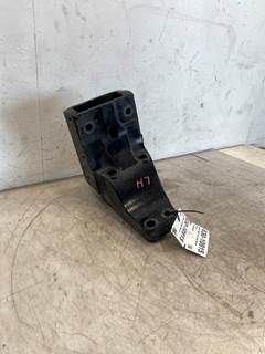 Used Kenworth T680 Front Cab Mount