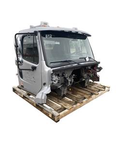 Used Freightliner 114SD Day Cab