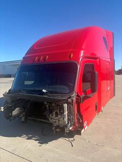 Used Freightliner Cascadia 126 Sleeper Cab