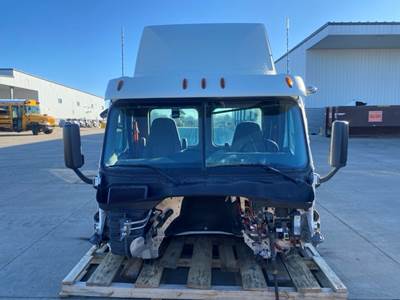 Used Freightliner Cascadia Cab