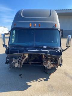Used Freightliner Cascadia Cab