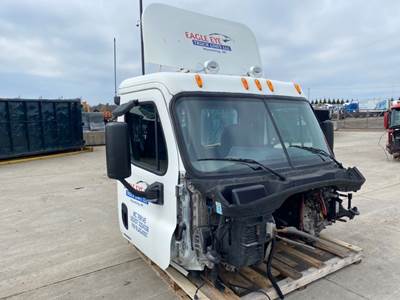 Used Freightliner Cascadia Day Cab