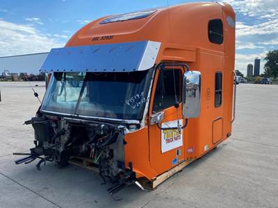 Used Freightliner CST 120 Sleeper Cab