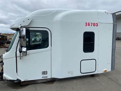 Used Freightliner Columbia Sleeper Cab