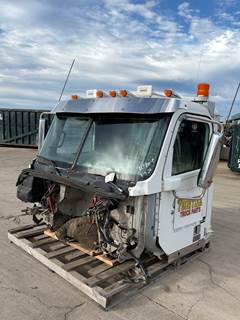 Used Freightliner 122SD Day Cab