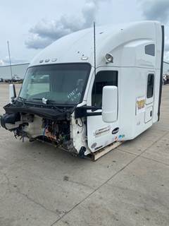 Used Kenworth T680 Sleeper Cab