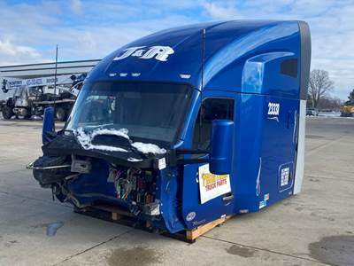 Used Kenworth T680 Sleeper Cab
