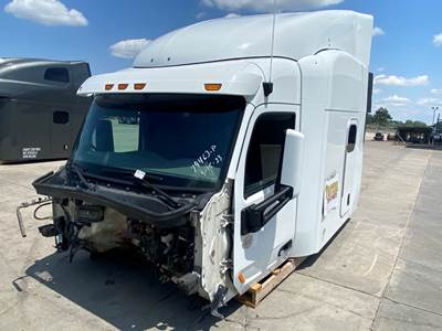 Used Peterbilt 579 Sleeper Cab