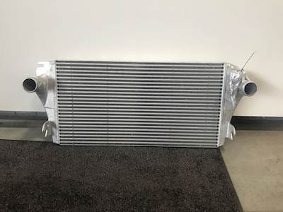 NTO Business Class M2 Freightliner Charge Air Cooler w/ Install Kit (minor fin blemish)