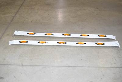 New Aftermarket Kenworth T800 Sleeper Cab Skirt W/ LED Lights