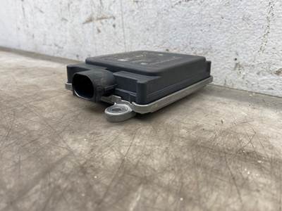 Used Freightliner Cascadia 126 Front Radar