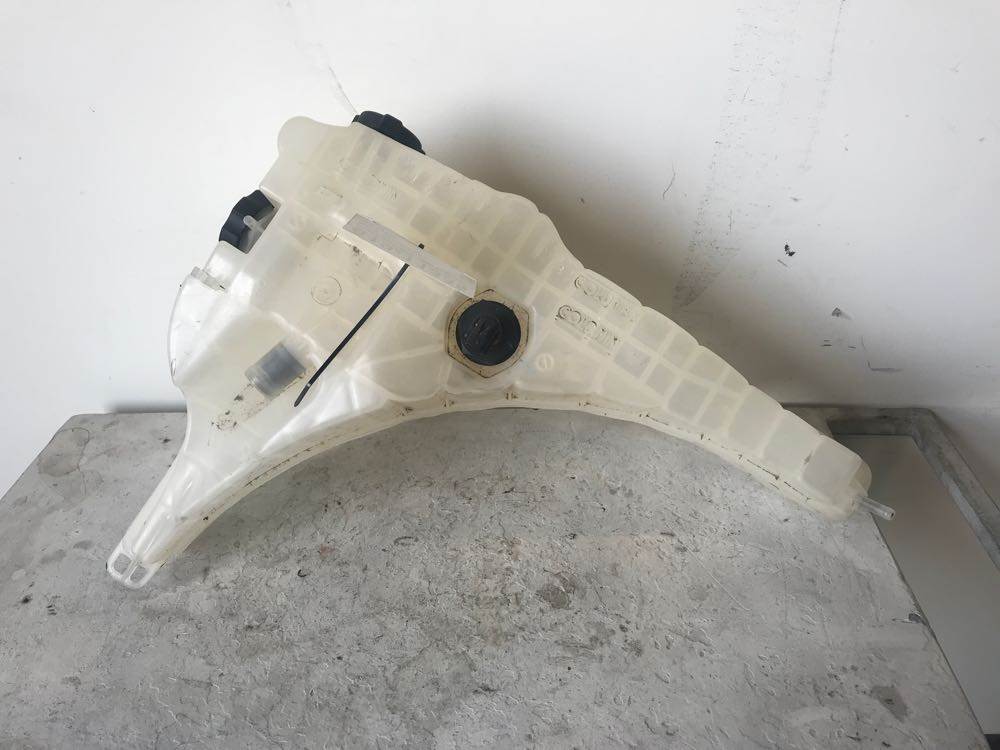 2019 Used Freightliner Cascadia 113 Coolant Reservoir w/ 2 Caps, Level