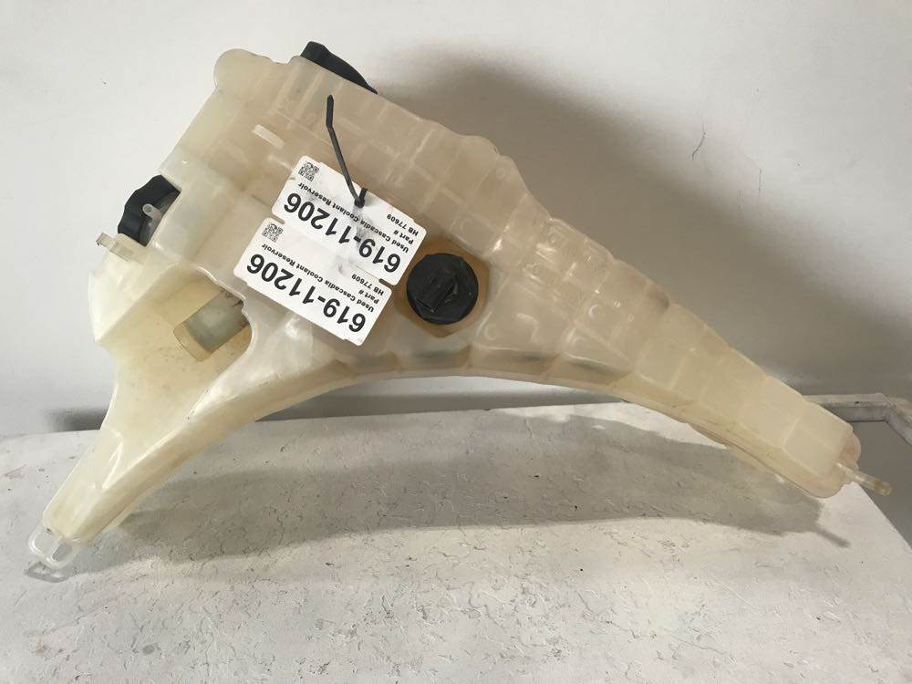2015 Used Freightliner Cascadia Coolant Reservoir w/ Level Sensor (no