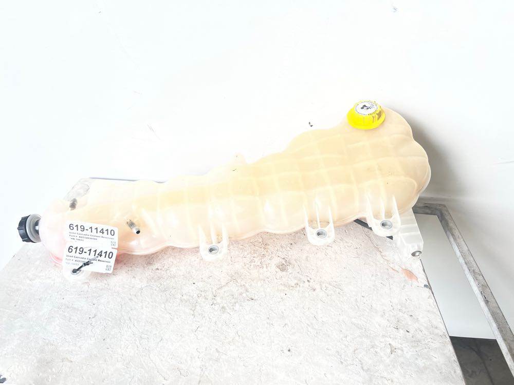 2020 Used Freightliner Cascadia Coolant Reservoir w/ 2 Caps, Level