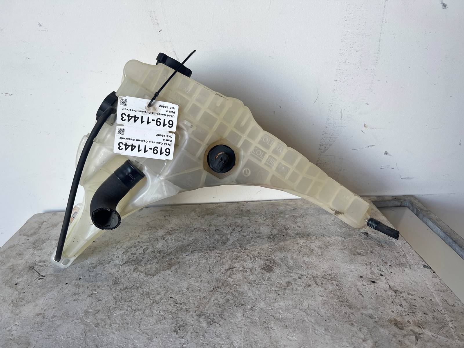 2014 Used Freightliner Cascadia Coolant Reservoir w/ Cap (2), Level