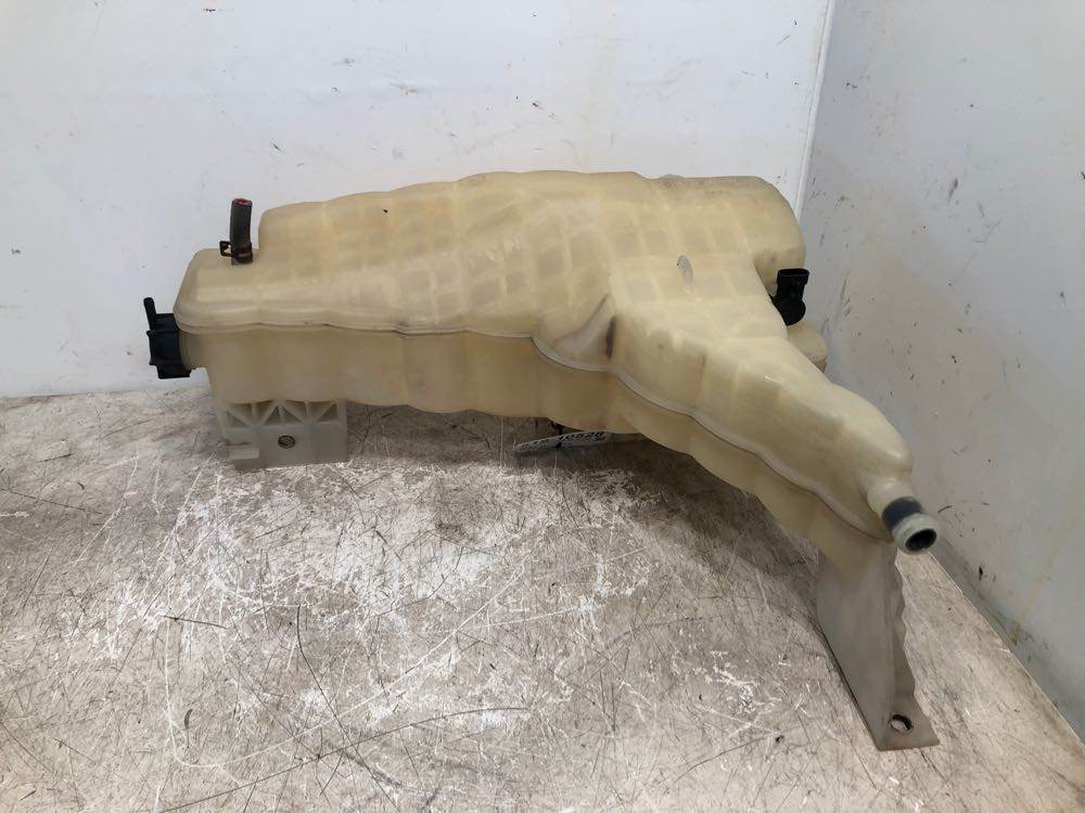Used Kenworth T680 Coolant Reservoir w/ Cap, Black Level Sensor, Small