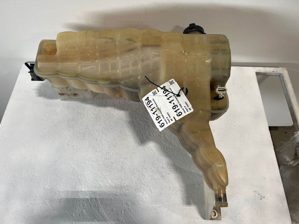 2020 Used Kenworth T680 Coolant Reservoir w/ Level Sensor (no cap) For