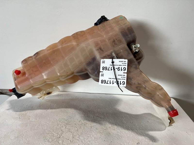 2019 Used Kenworth T680 Coolant Reservoir w/ Cap, White Level Sensor
