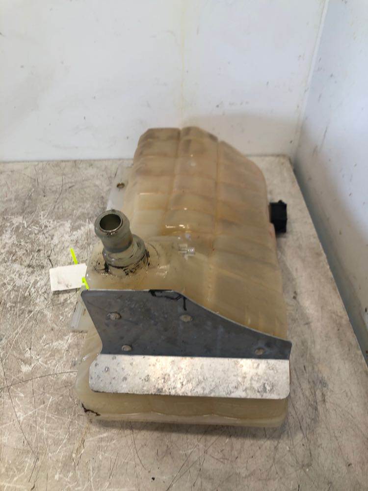 Used Paccar Coolant Reservoir w/ Cap (no level sensor) For Sale Dorr