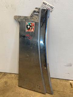 Used Freightliner Coronado RH Lower Cowl Extension