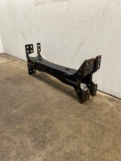 Used Freightliner Cascadia 113 Center Crossmember
