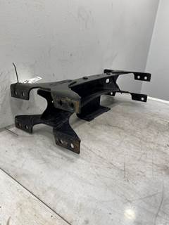 Used Freightliner Cascadia 126 Center Crossmember