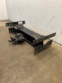 Used Freightliner Cascadia 126 Fifth Wheel Crossmember