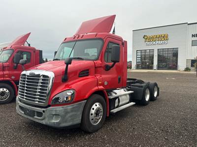 Freightliner Cascadaia 125 Day Cab Switcher Day Cab Truck