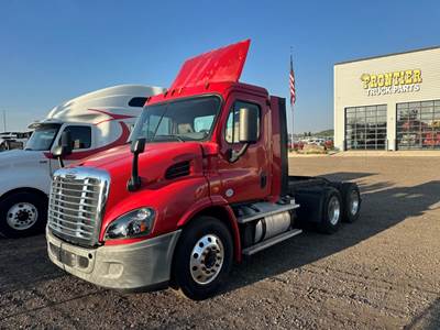 Freightliner Cascadia 125 Day Cab Truck