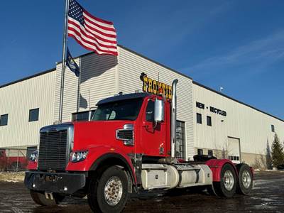 Freightliner Coronado 122 SD Day Cab Truck